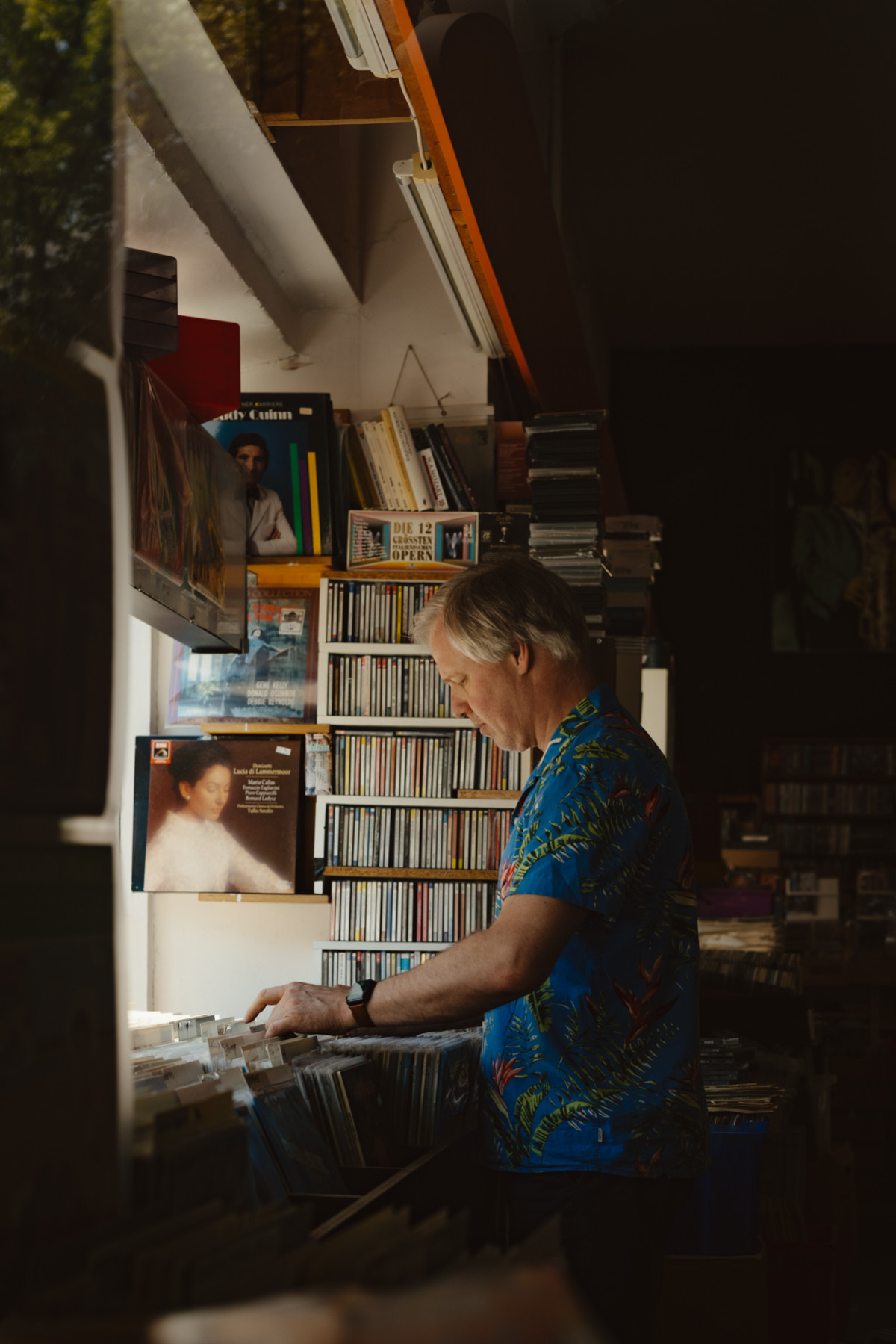 Image 16: DVD Shops