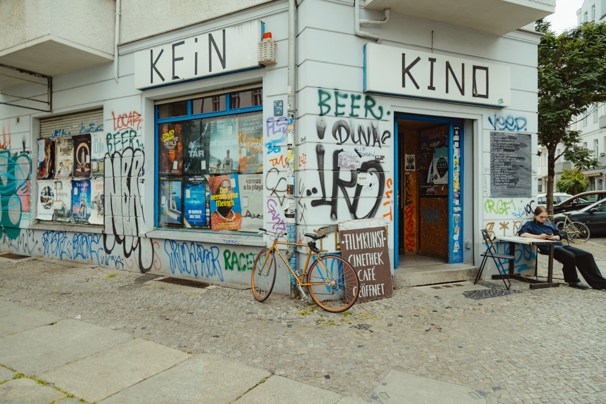 Image 17: DVD Shops