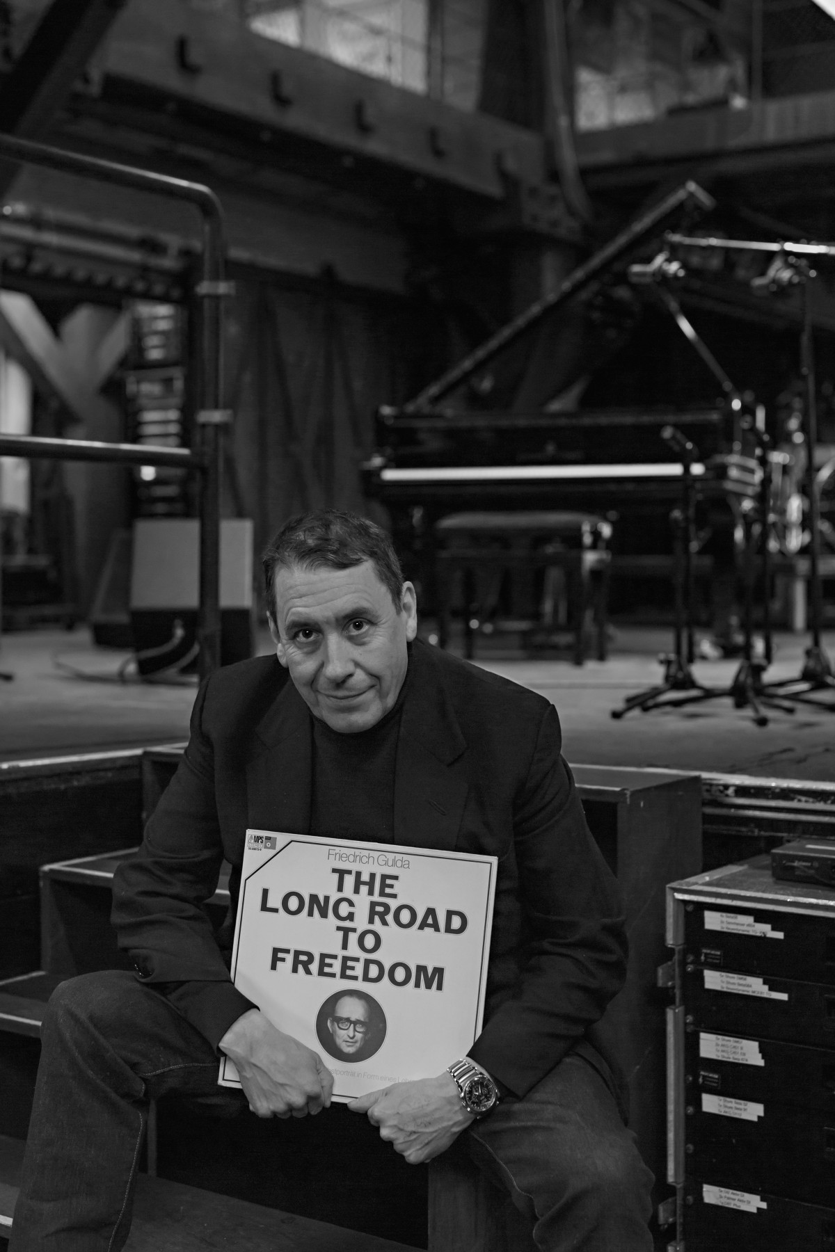 Image 1: Jools Holland